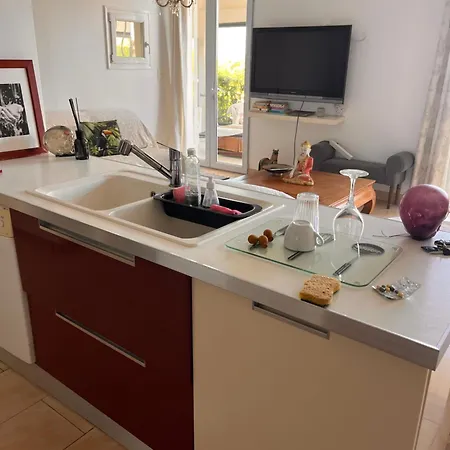 La Violette Apartment *