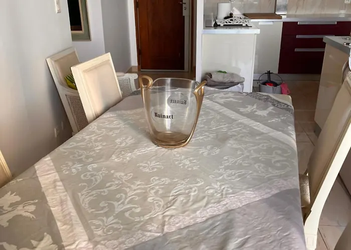 La Violette Apartment